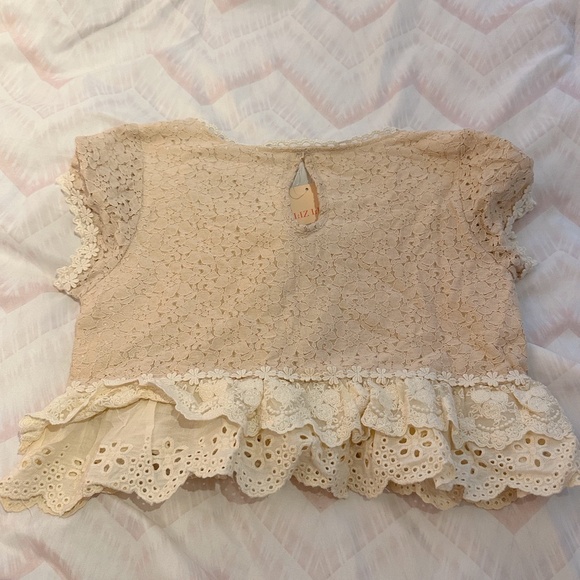 (NWT) Liz Lisa | Beige Cropped Top - Picture 3 of 5